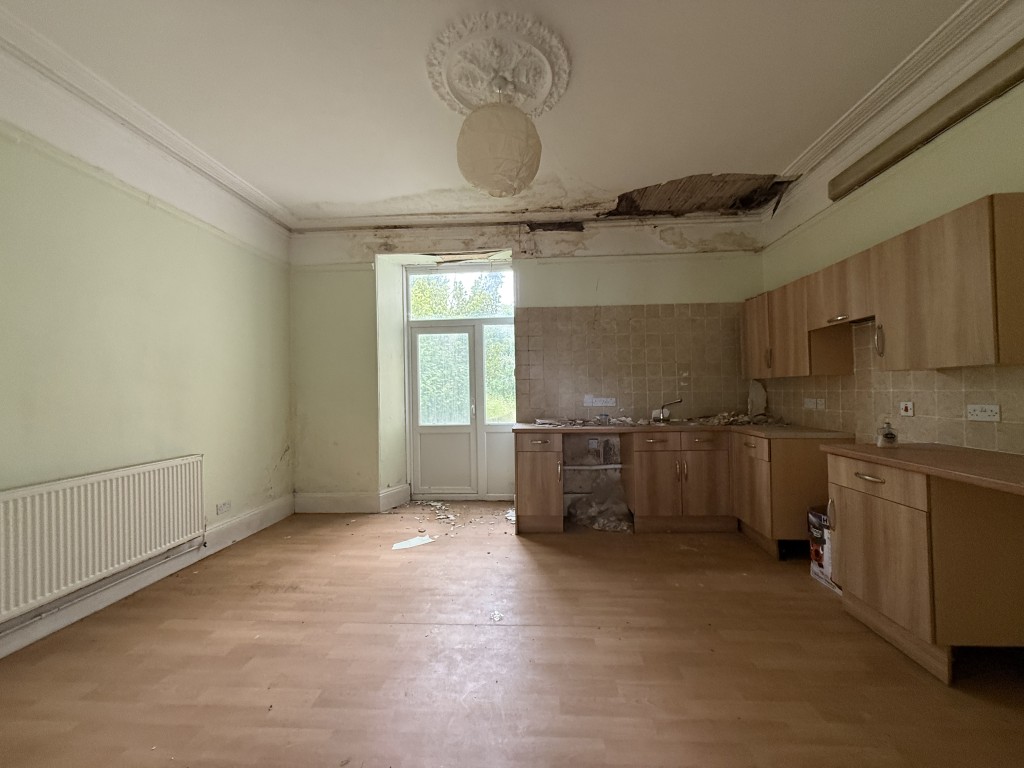 Lot: 133 - SEMI-DETACHED HOUSE IN NEED OF RENOVATION WITH PLANNING FOR DETACHED ANNEXE - Largest kitchen in the property